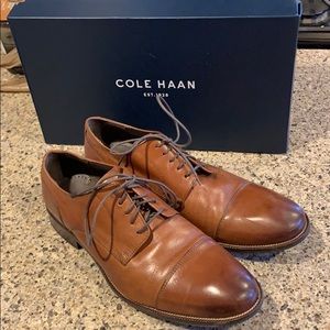 Size 10.5 brown Cole Han Dress Shoes